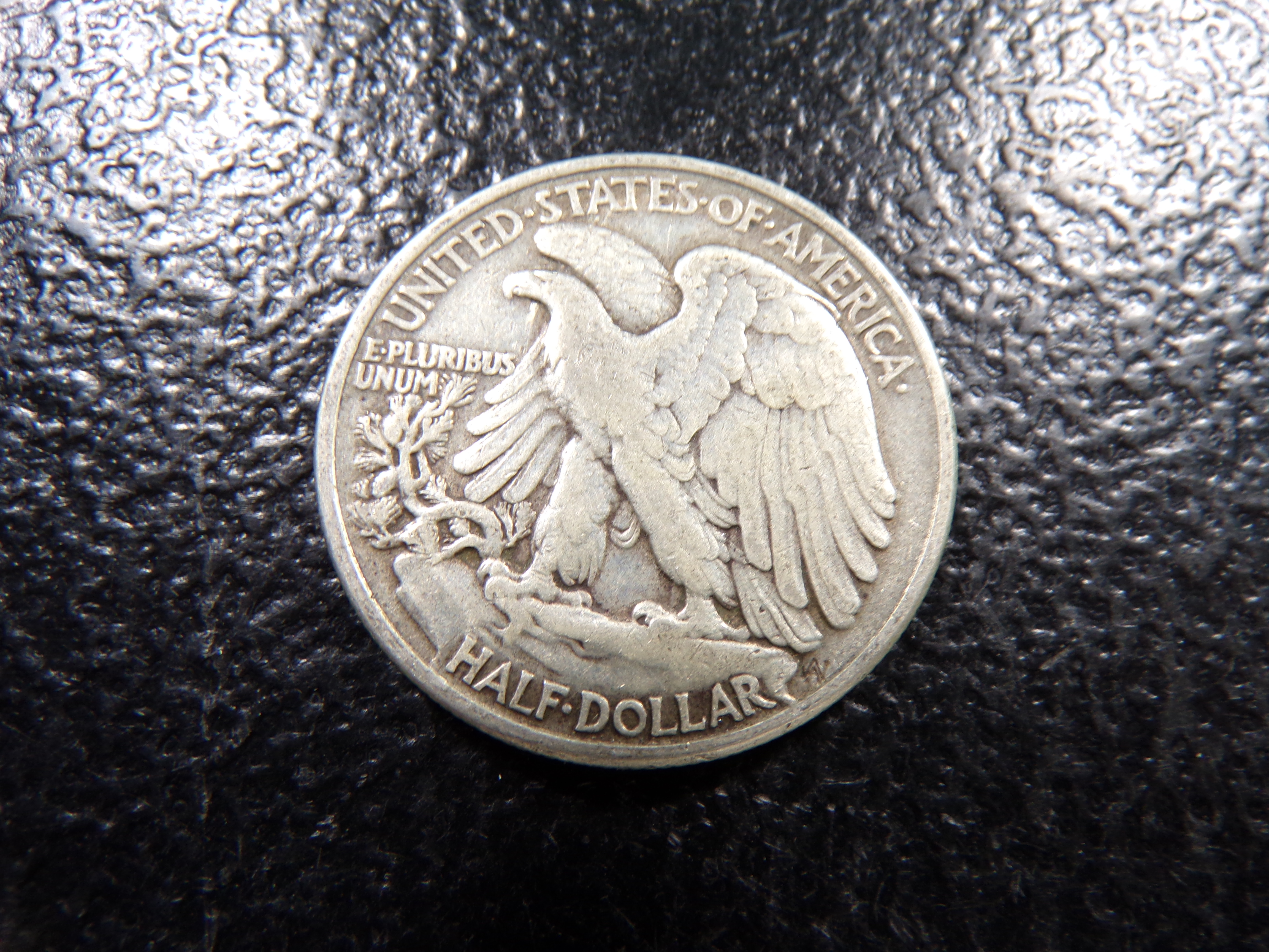 1946 WALKING LIBERTY SILVER HALF DOLLAR