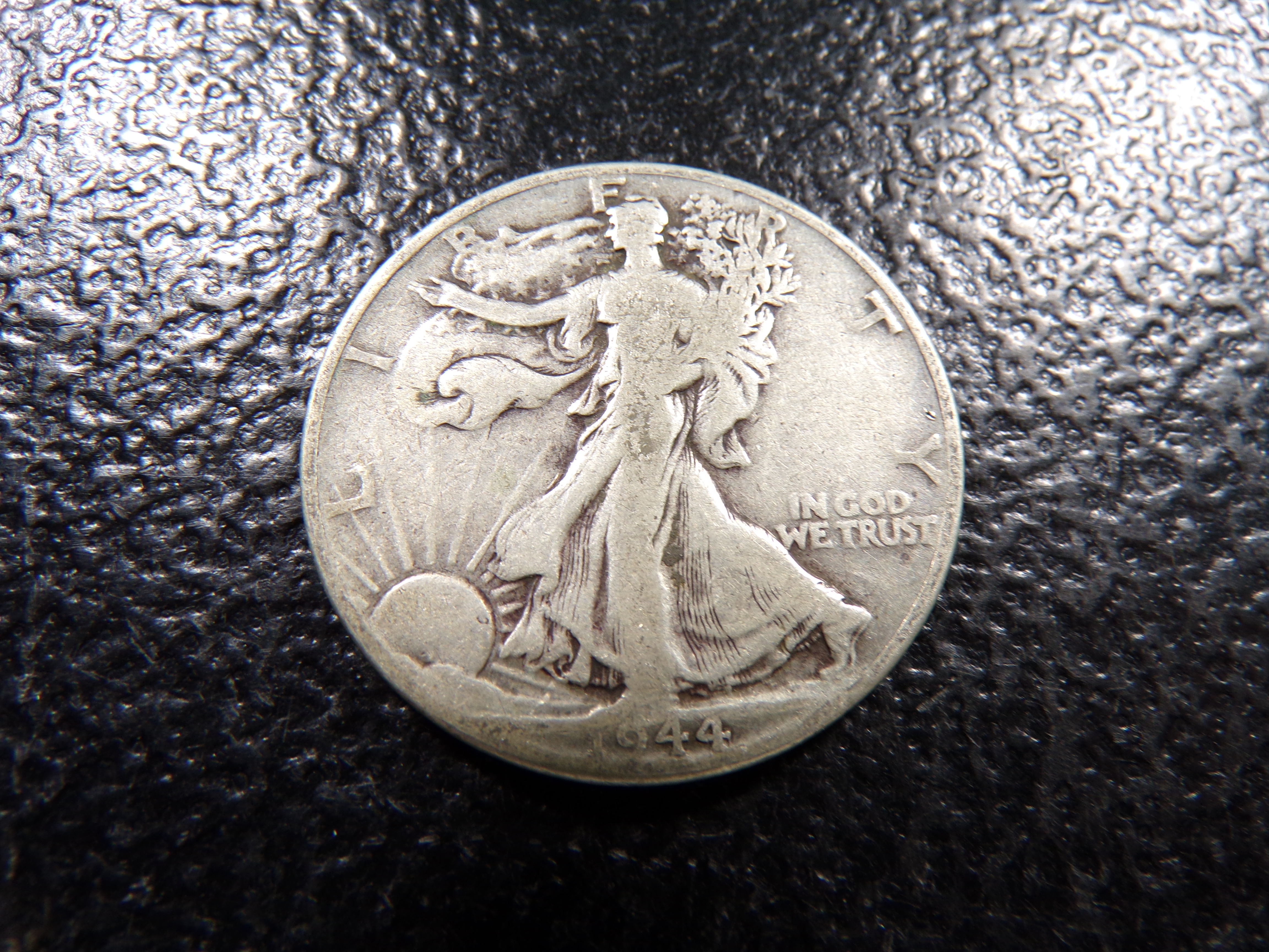 1944 WALKING LIBERTY SILVER HALF DOLLAR