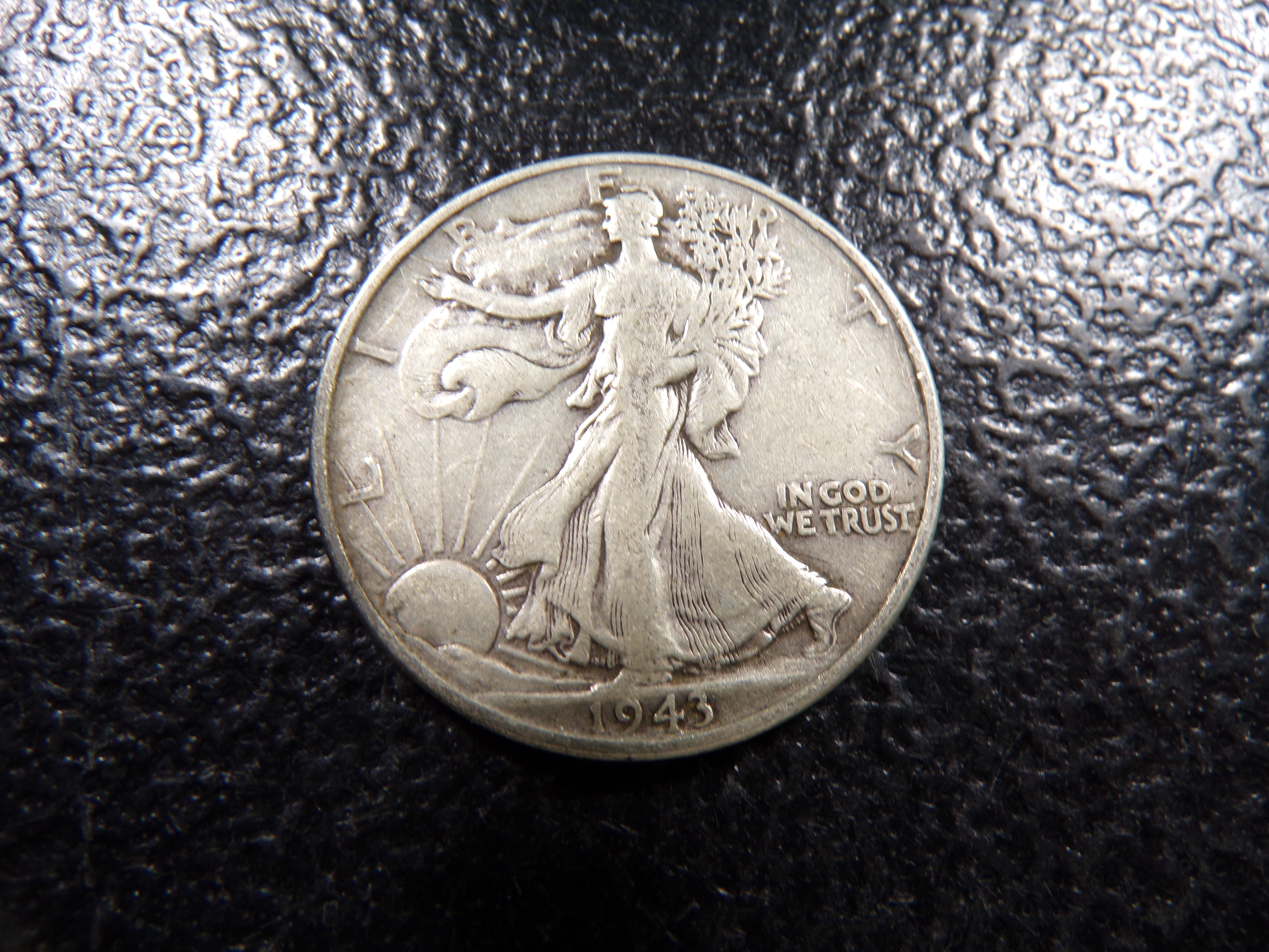 1943 WALKING LIBERTY SILVER HALF DOLLAR