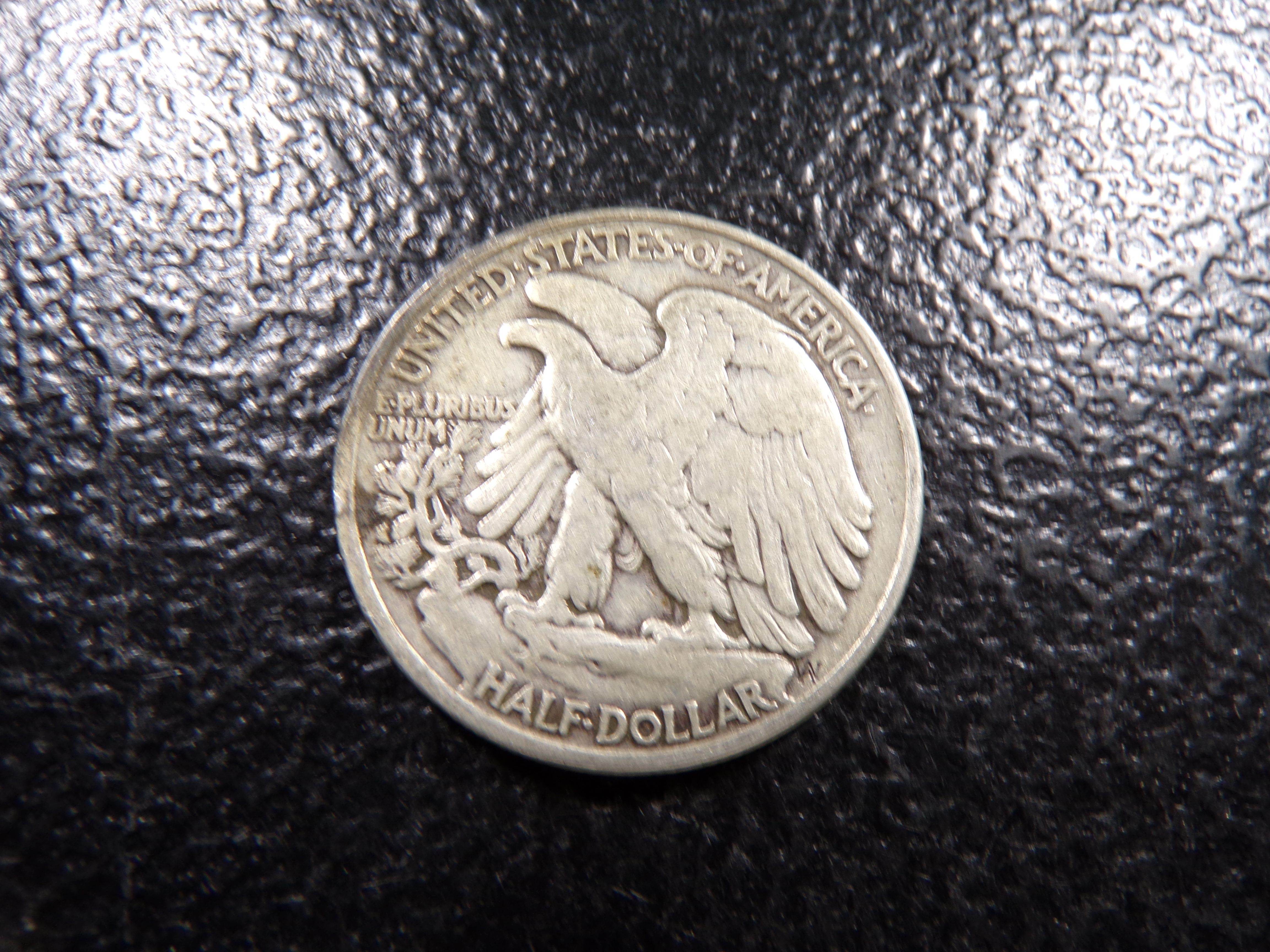1943 WALKING LIBERTY SILVER HALF DOLLAR