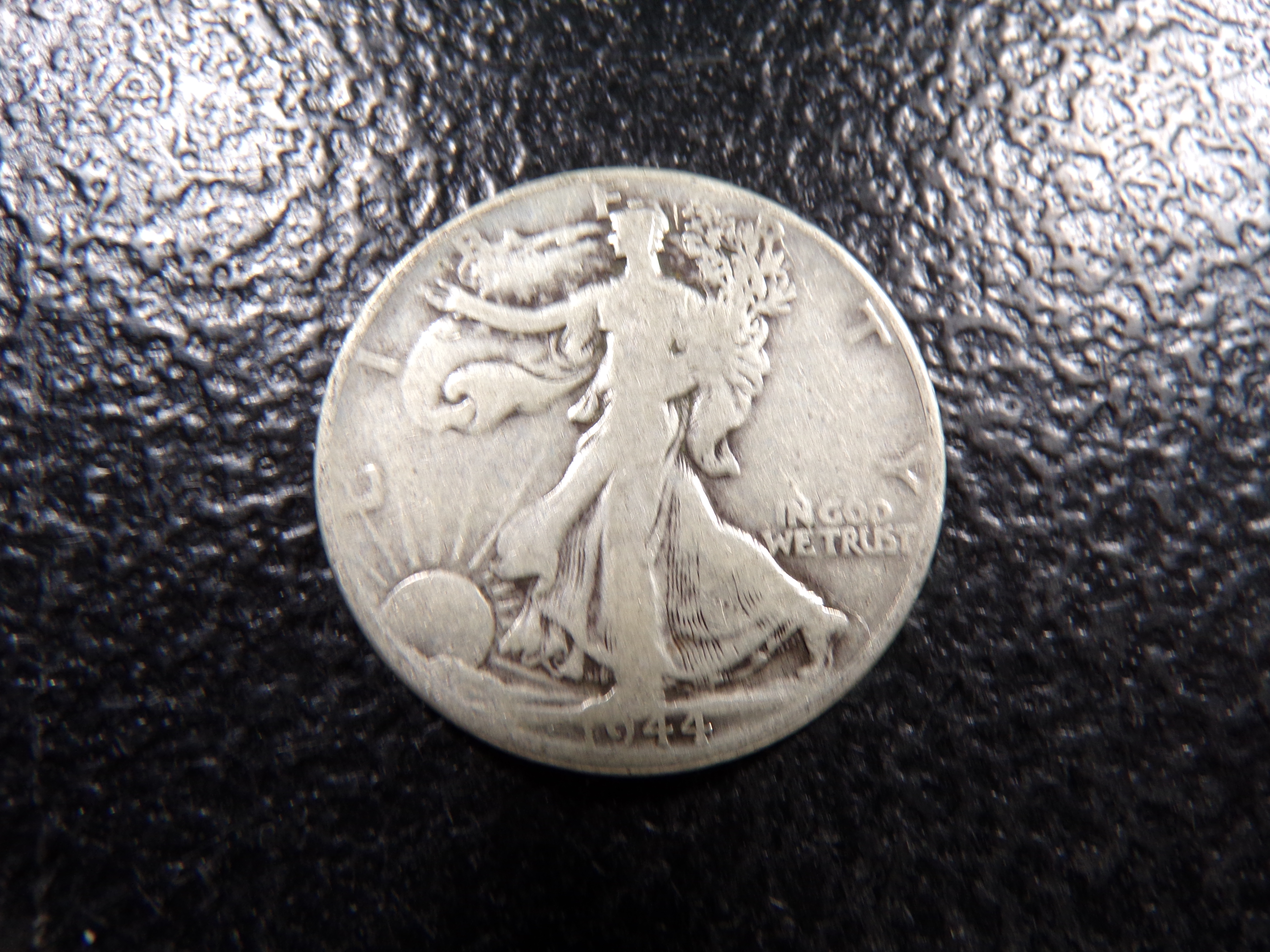 1944 WALKING LIBERTY SILVER HALF DOLLAR