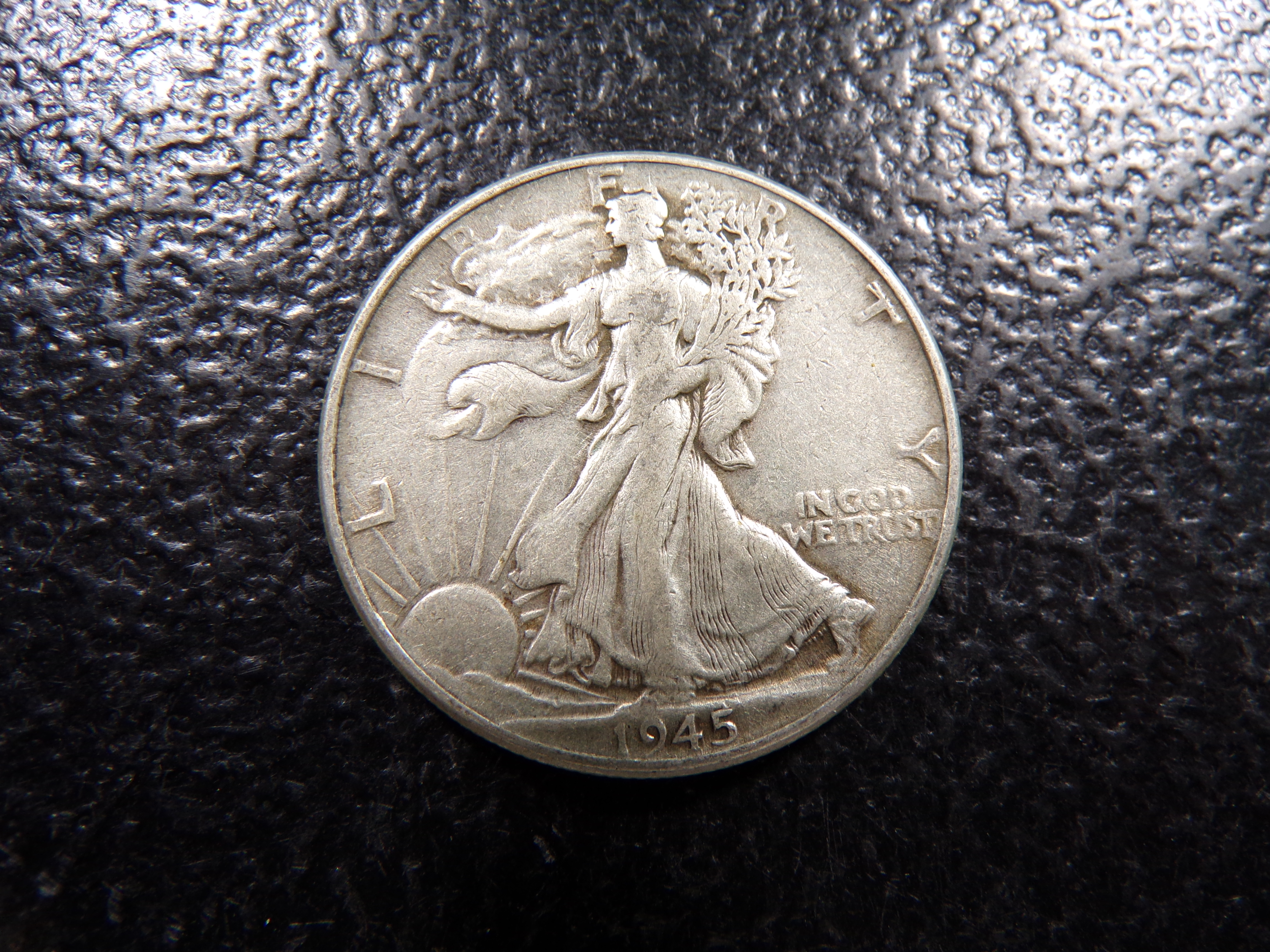 1945 WALKING LIBERTY SILVER HALF DOLLAR