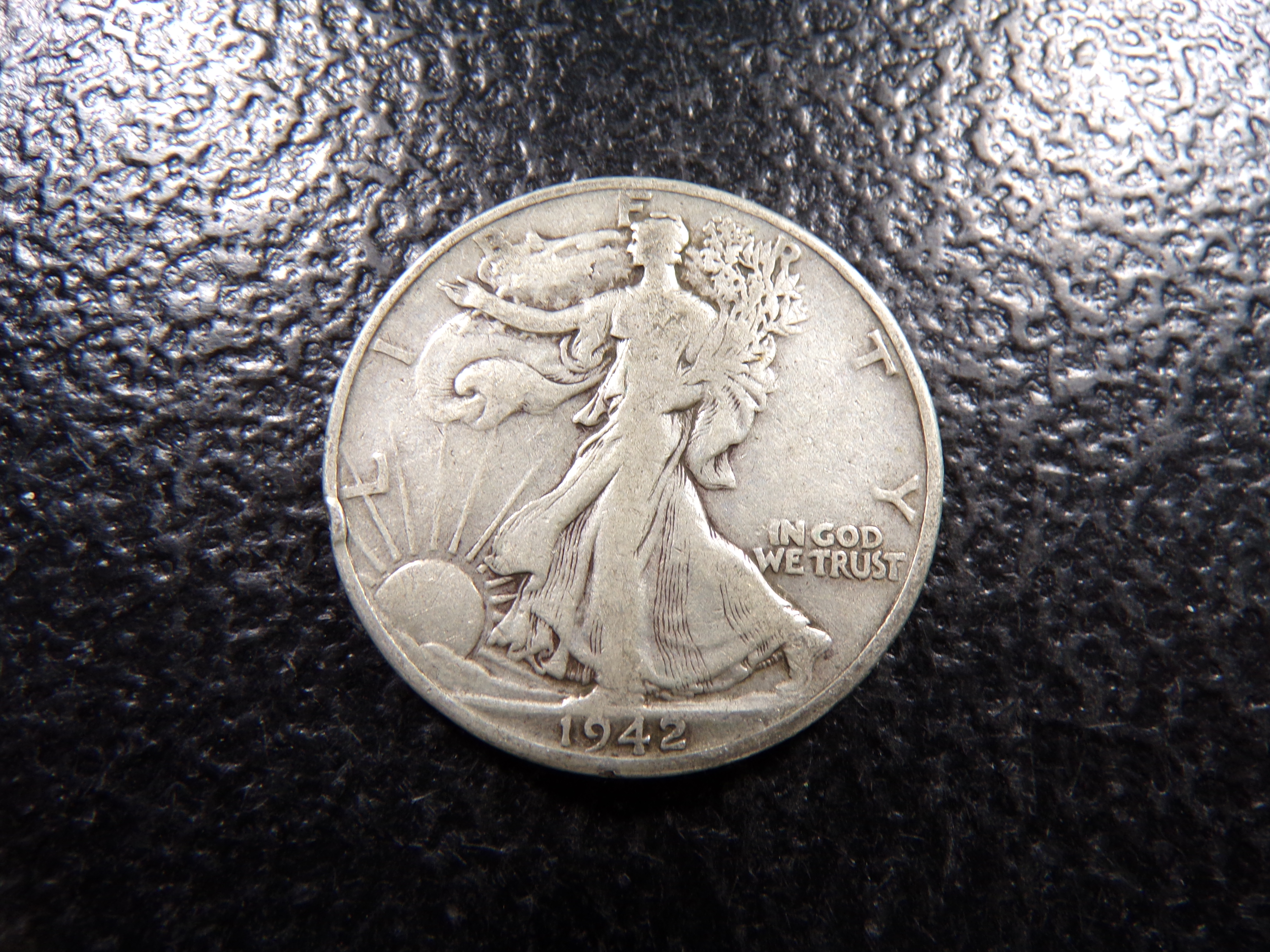 1942 WALKING LIBERTY SILVER HALF DOLLAR