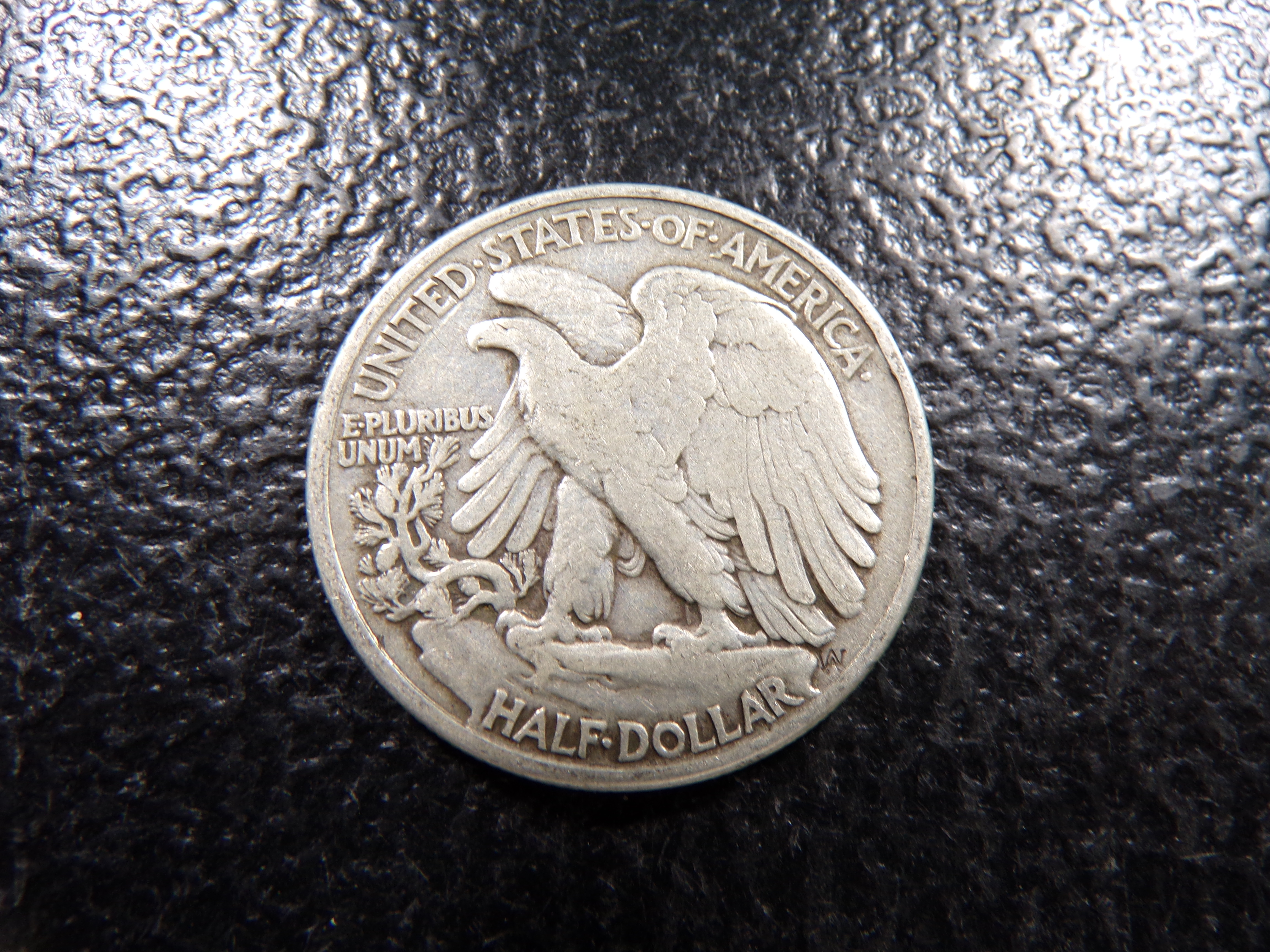 1943 WALKING LIBERTY SILVER HALF DOLLAR