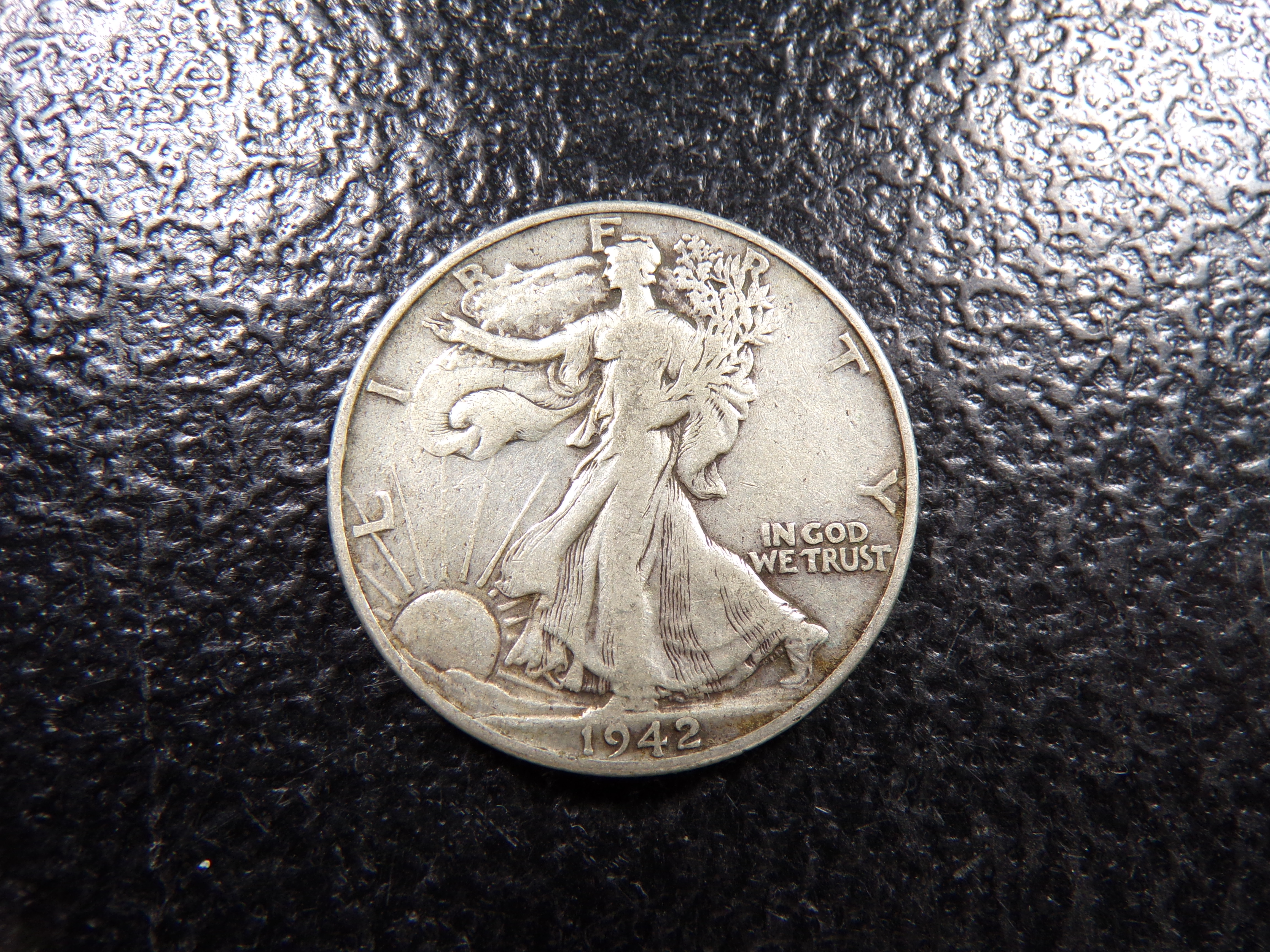 1942 WALKING LIBERTY SILVER HALF DOLLAR