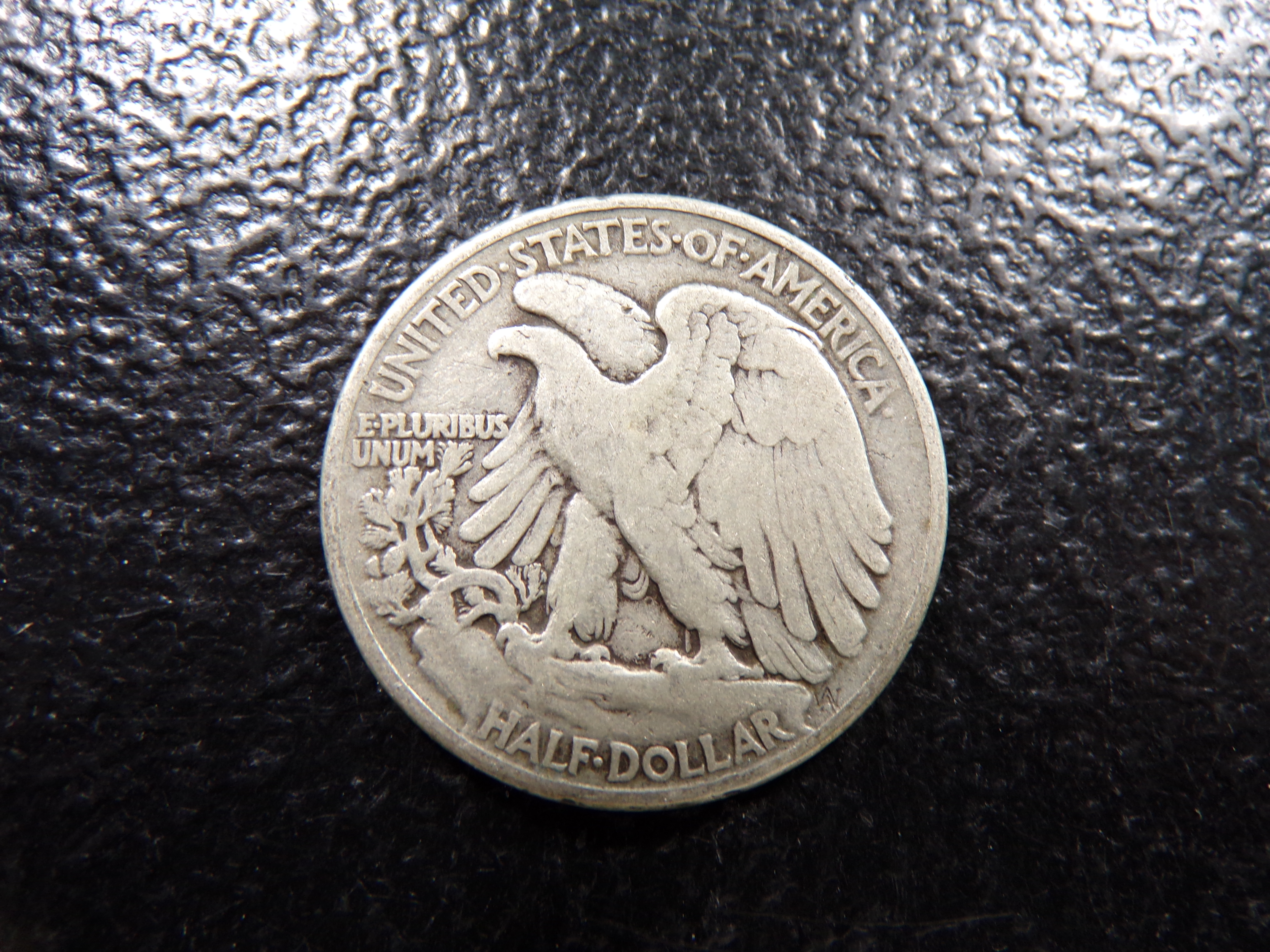 1946 WALKING LIBERTY SILVER HALF DOLLAR
