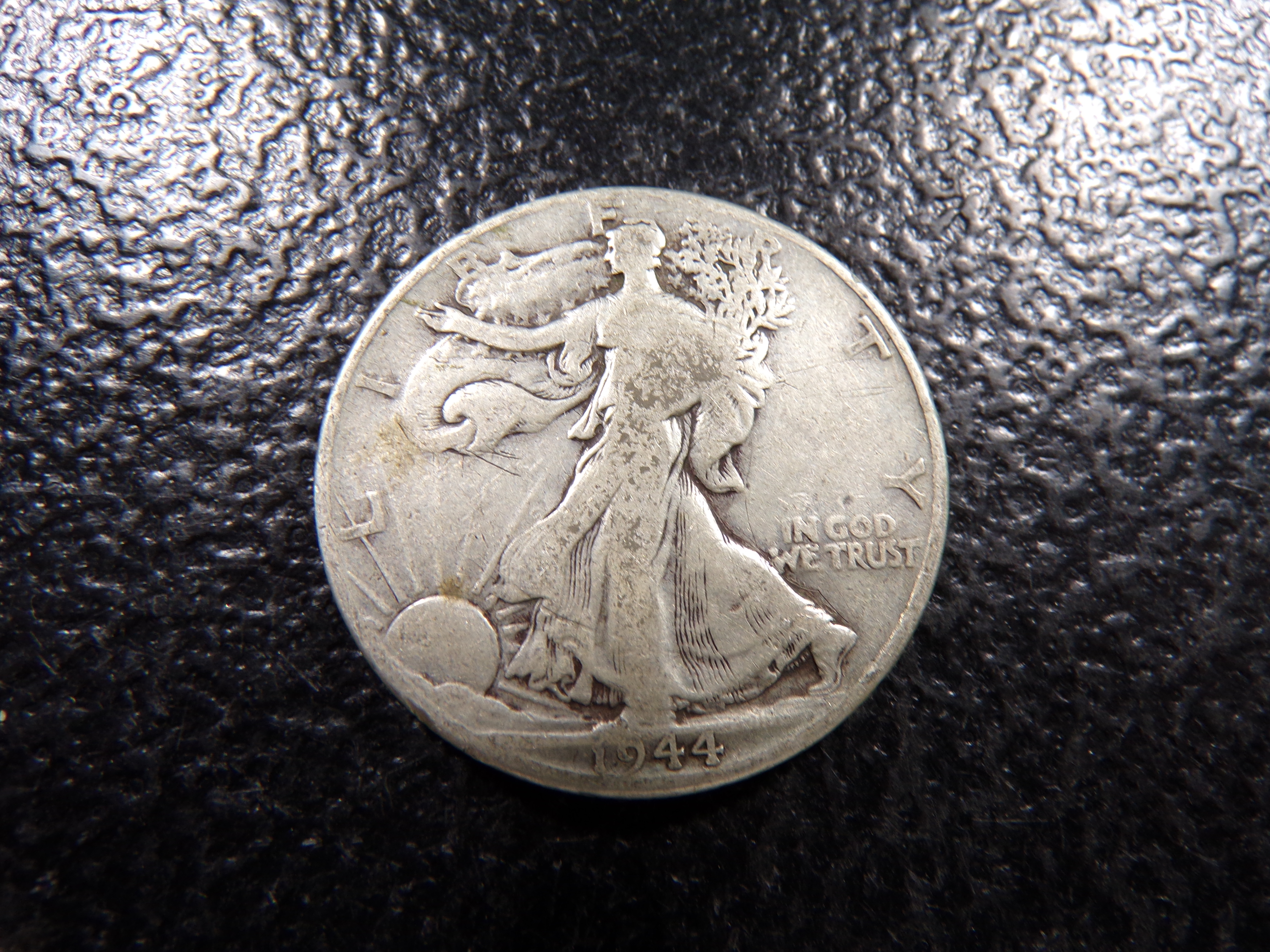 1944 WALKING LIBERTY SILVER HALF DOLLAR