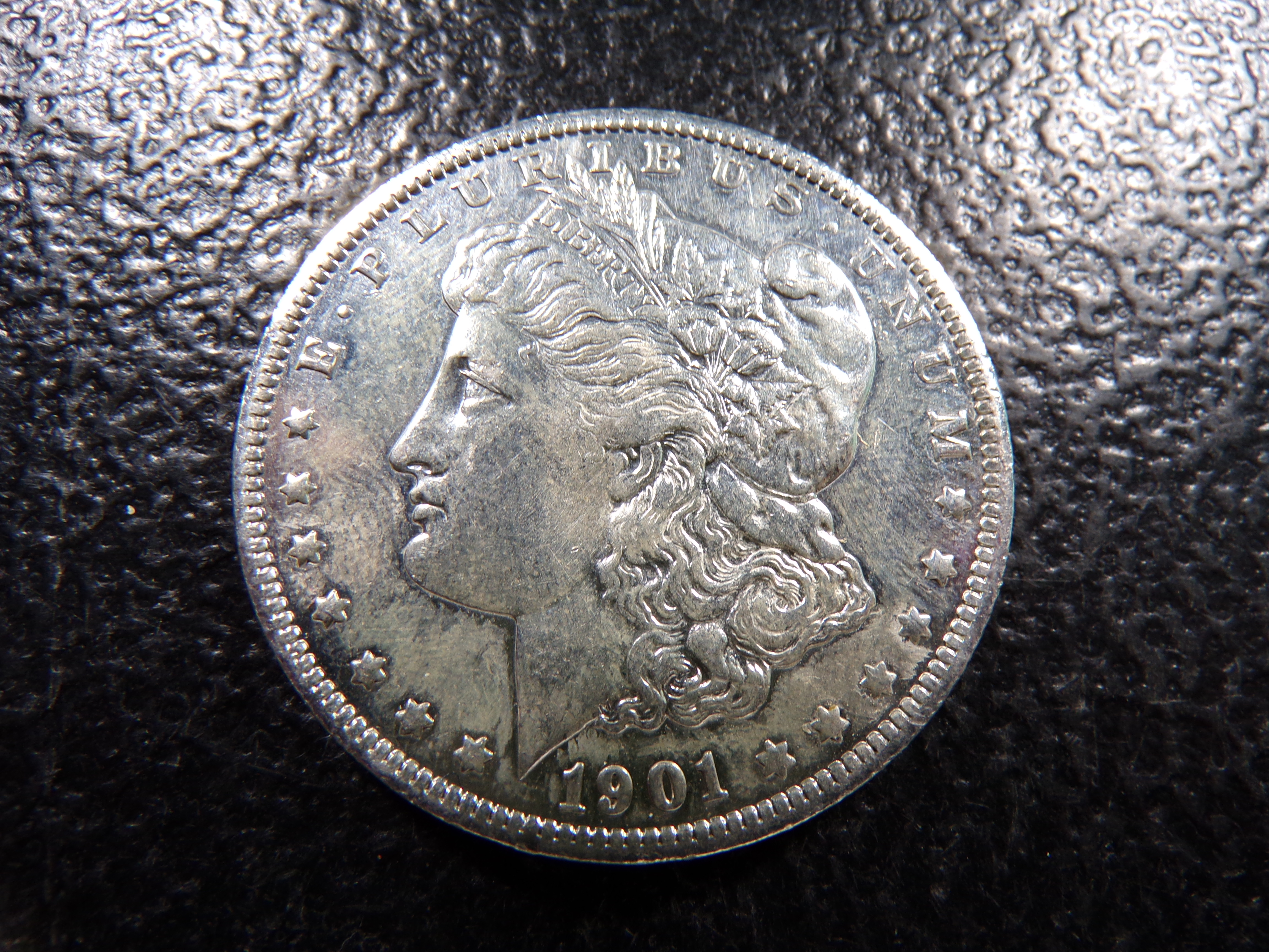 1901-O MORGAN SILVER DOLLAR