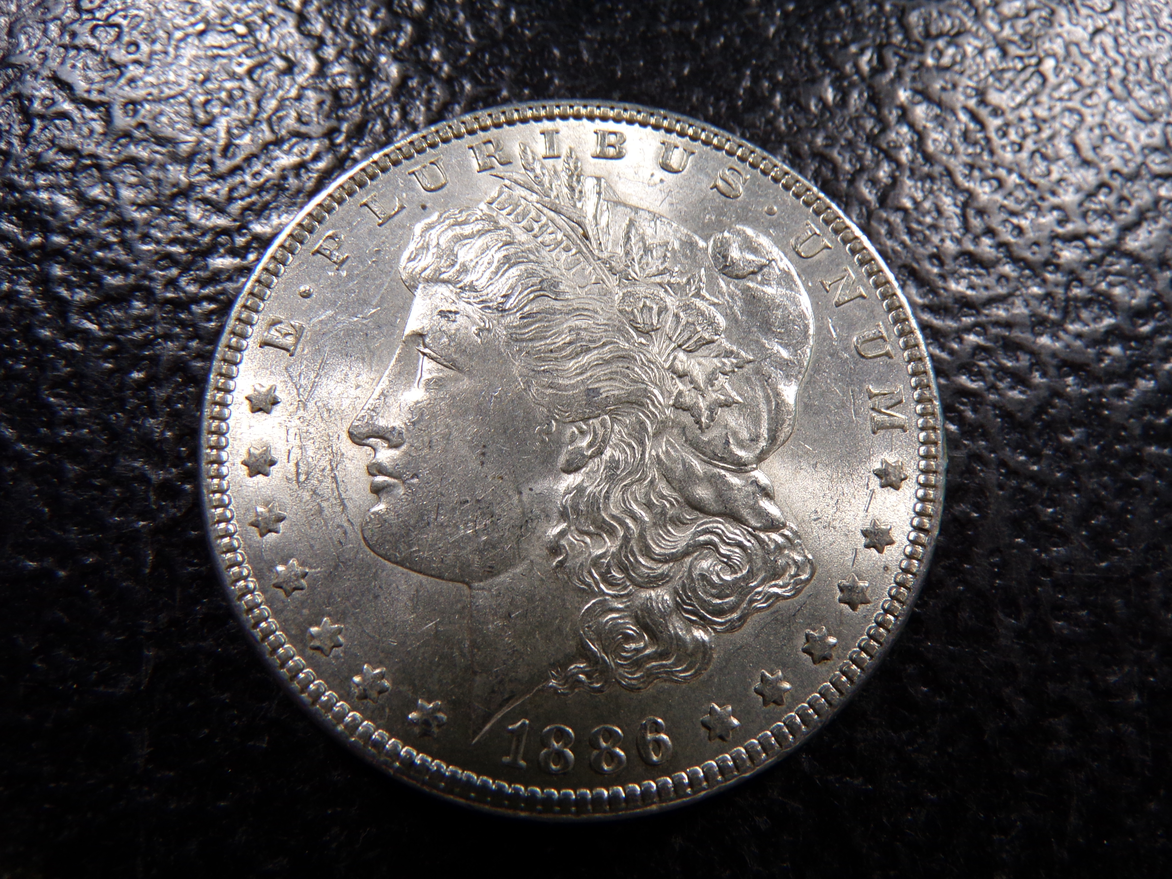 1886 MORGAN SILVER DOLLAR