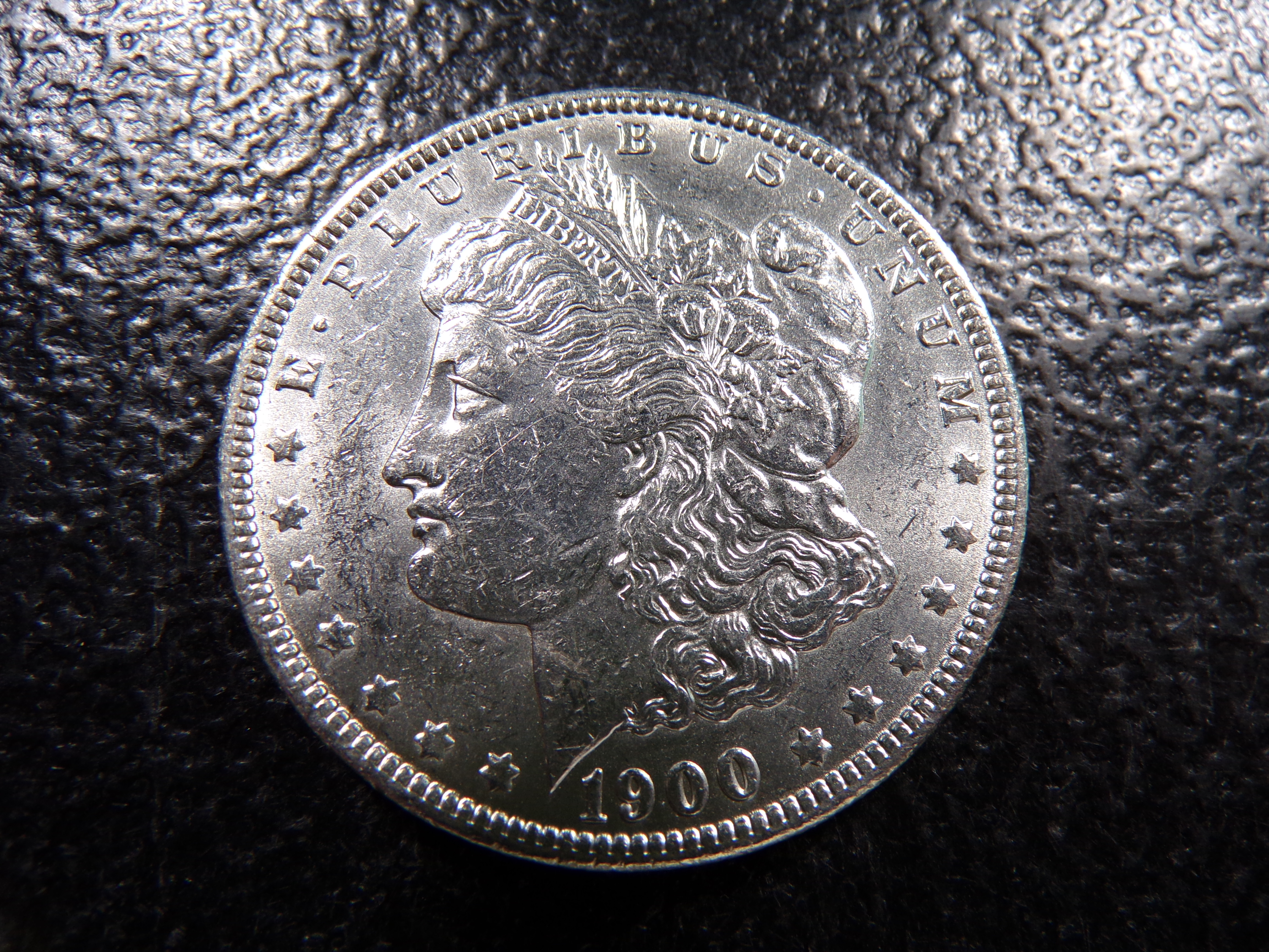 1900 MORGAN SILVER DOLLAR