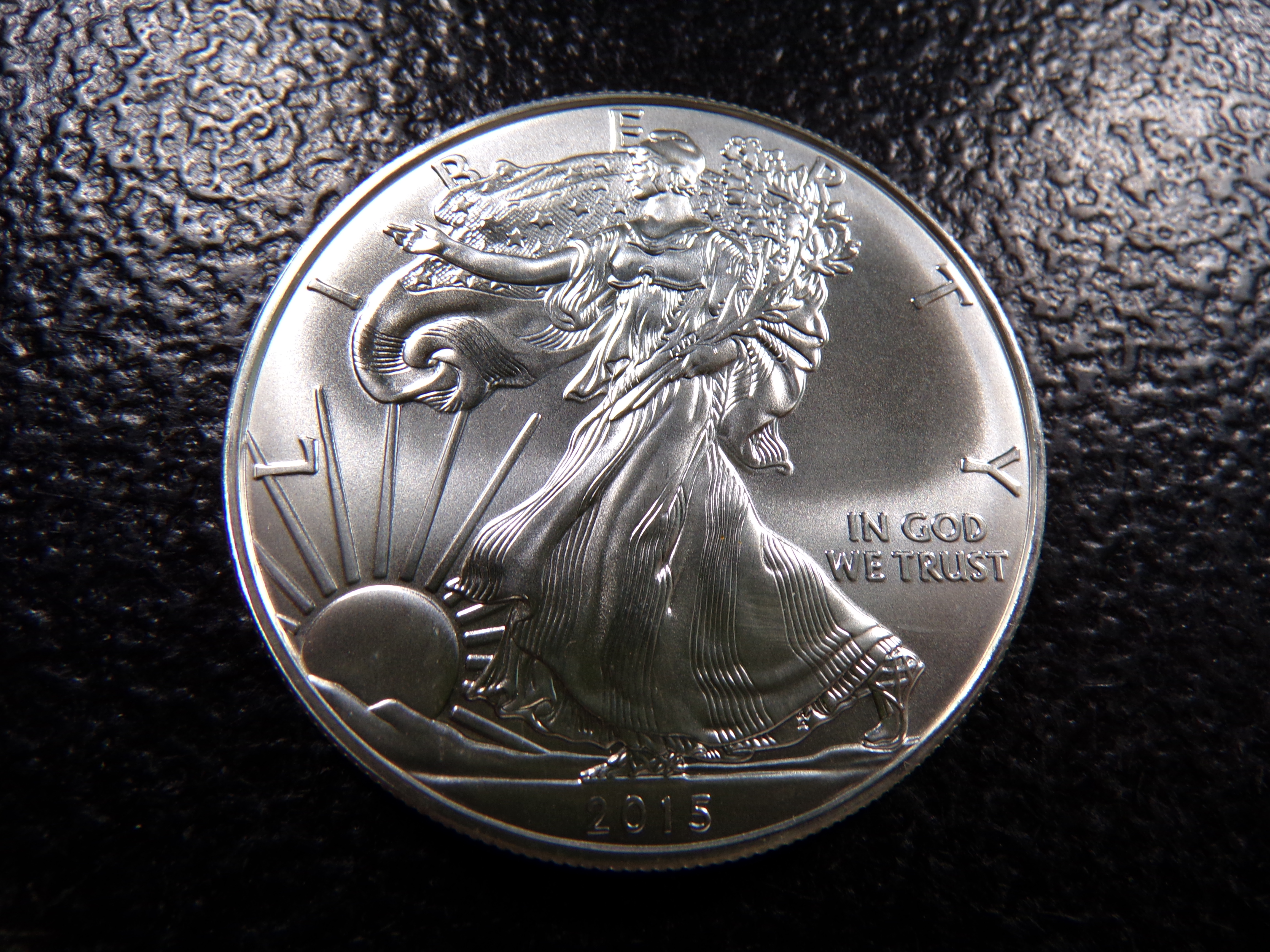 2015 AMERICAN SILVER EAGLE DOLLAR