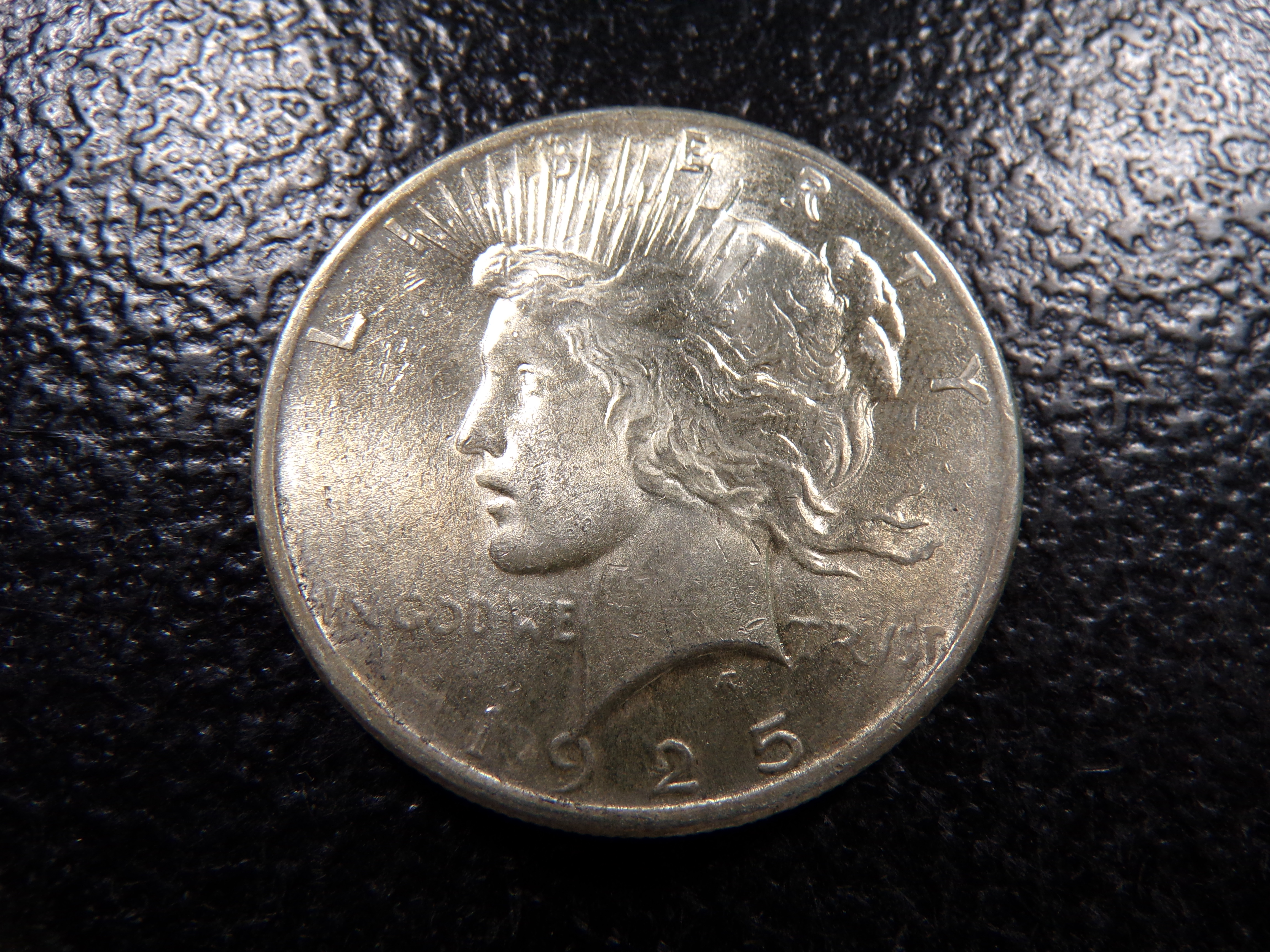 1925 PEACE SILVER DOLLAR