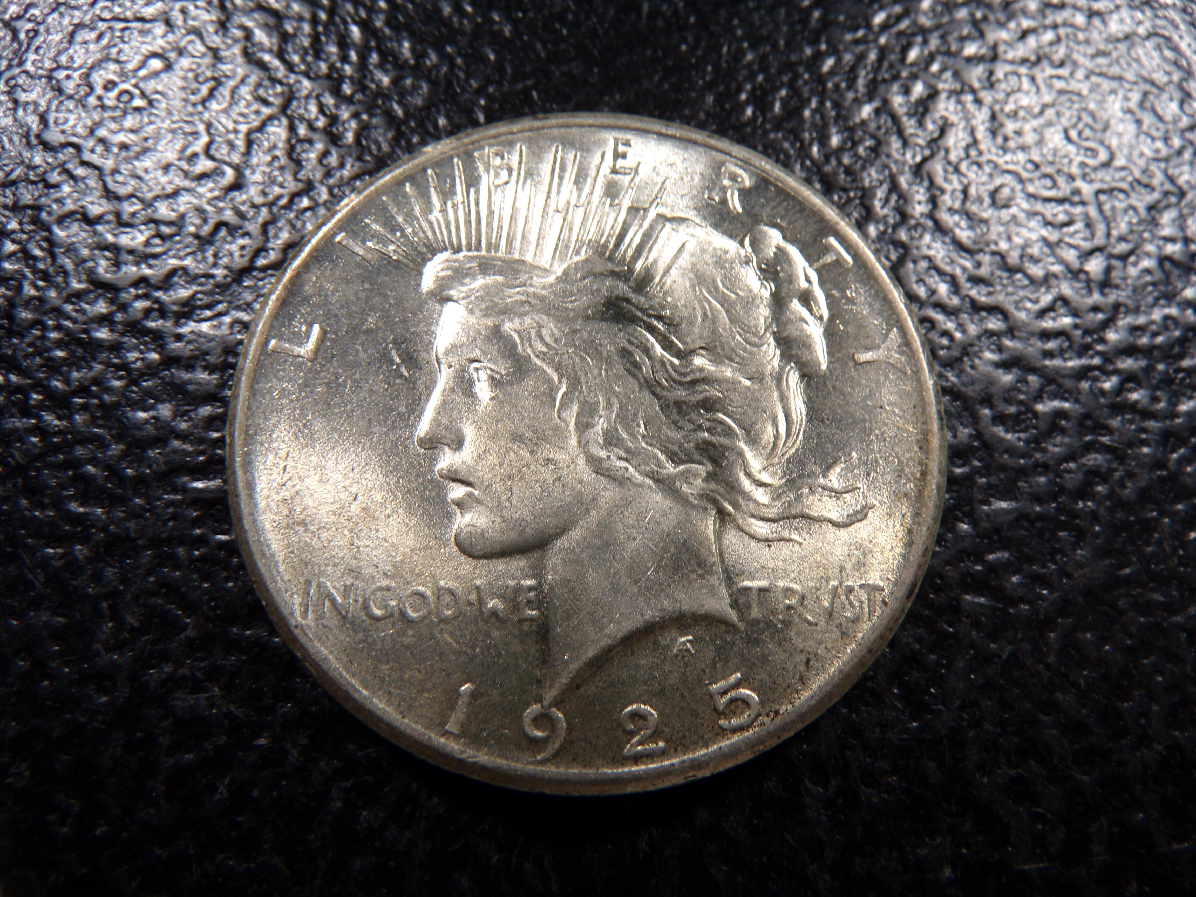 1925 PEACE SILVER DOLLAR