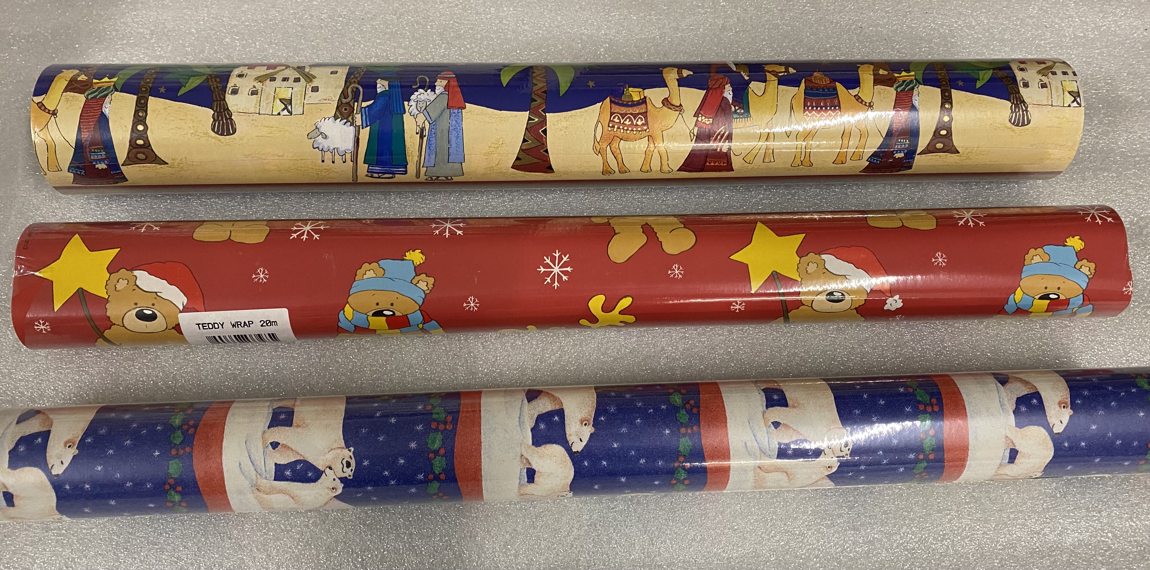 18 x Christmas Wrapping Paper 8m rolls L18c sku-400