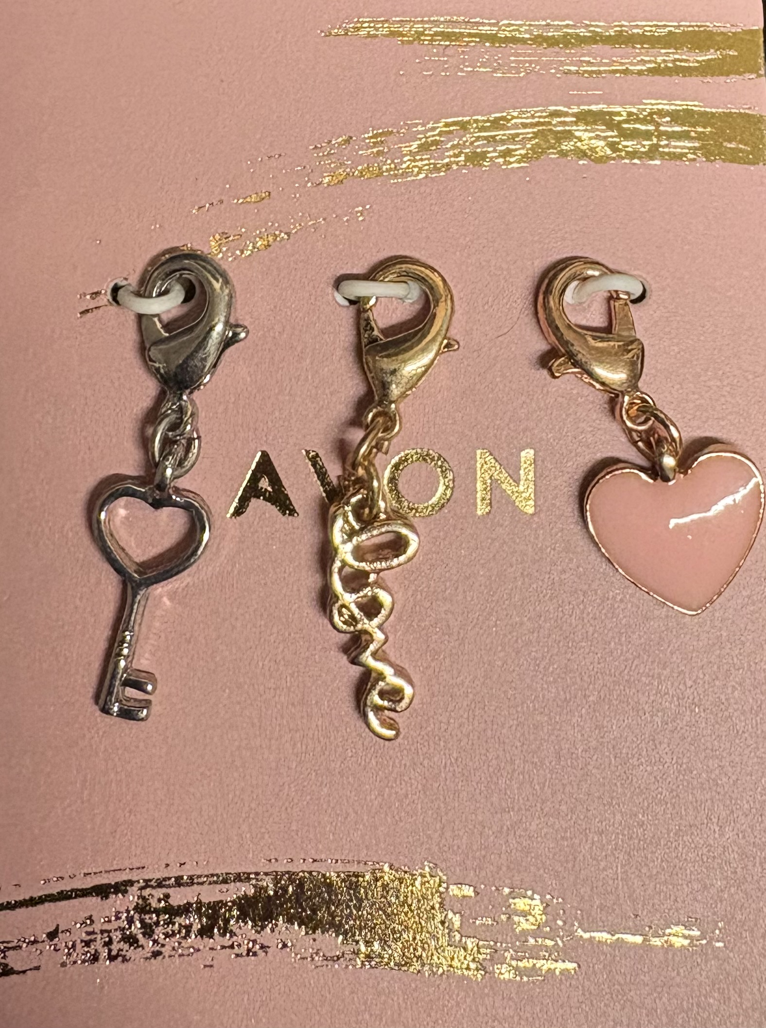 100 x Avon 3 Charm Sets L12b sku-2519