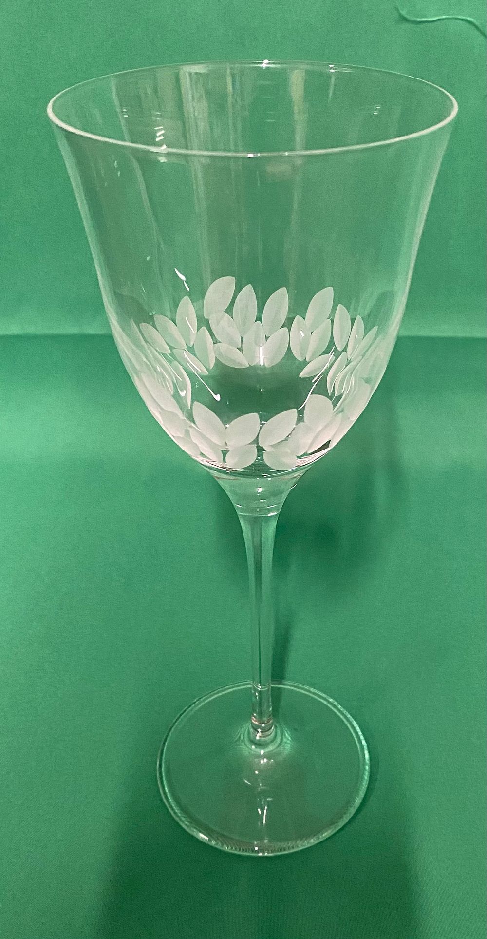 Lot 359: Approx 30 x Etched Wine Glasses (Collection Only) L1956 sku-2197