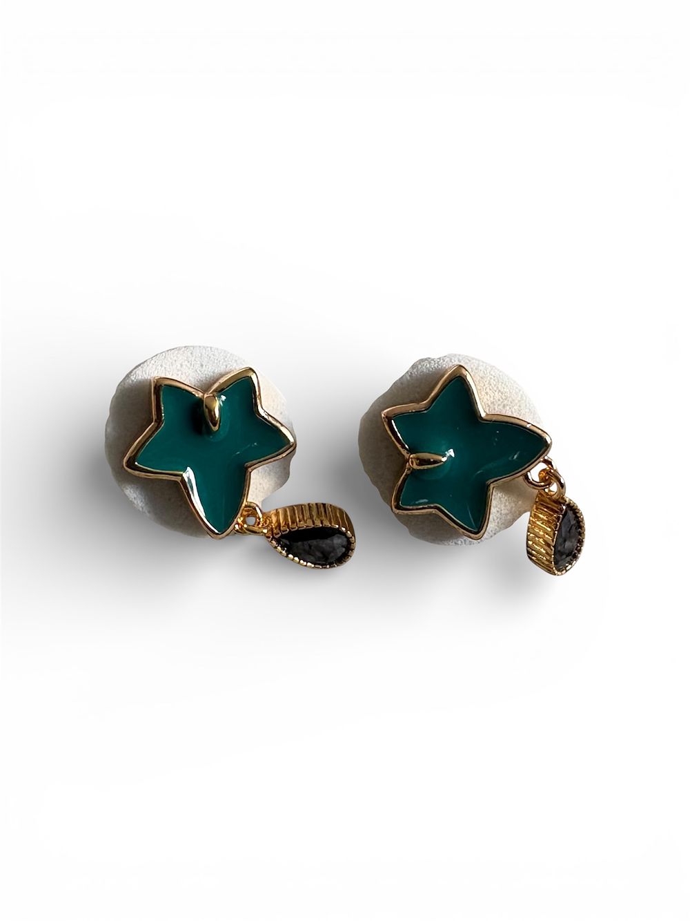 Lot 261: 11 x Sets of Green Earrings L11b sku-4046