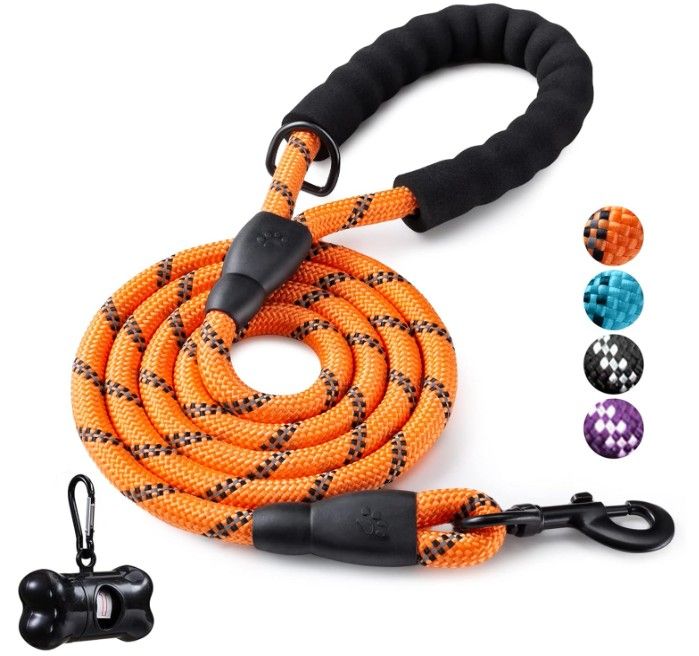 Lot 204: 5 x 5 FT Strong Dog Leash with Comfortable Padded Handle L23a sku-4060
