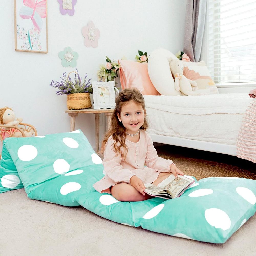Lot 228: 12 x Butterfly Craze Green And White Spots Premium Pillow Bed Covers RRP £29.99 ea. L2c sku-3017