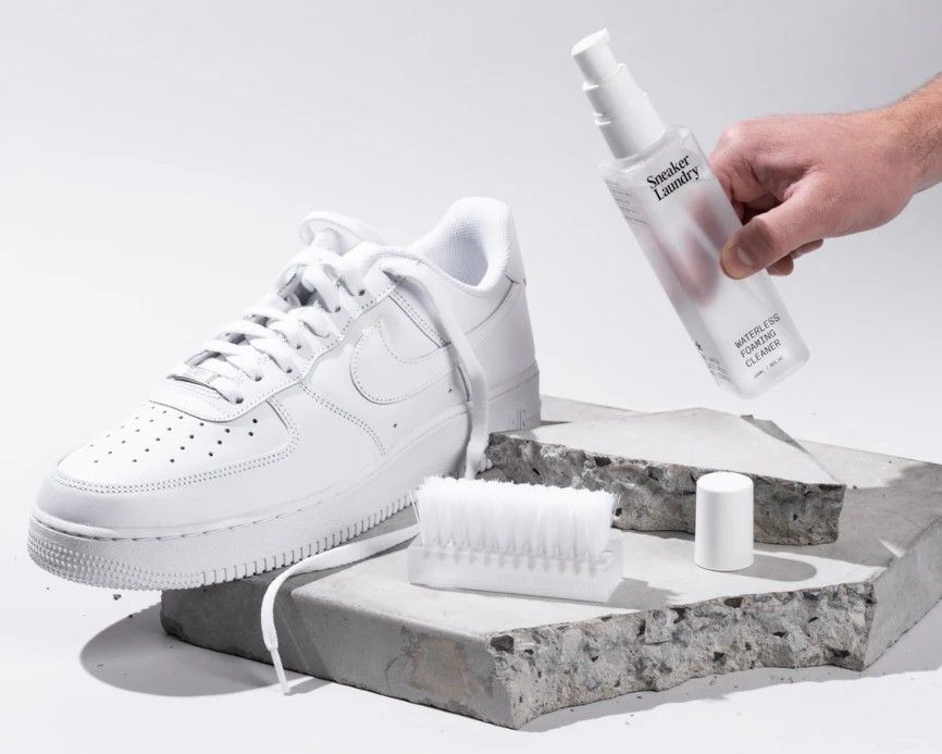 Lot 285: Waterless Shoe Cleaner Foam and Brush Kit L13 sku-3977