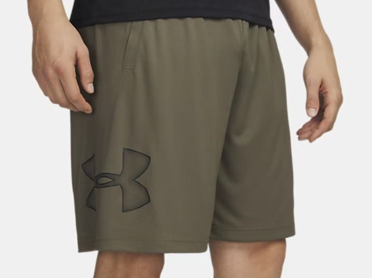 Lot 130: Under Armour Tech Shorts in Khaki - Small Lb18 sku-4615