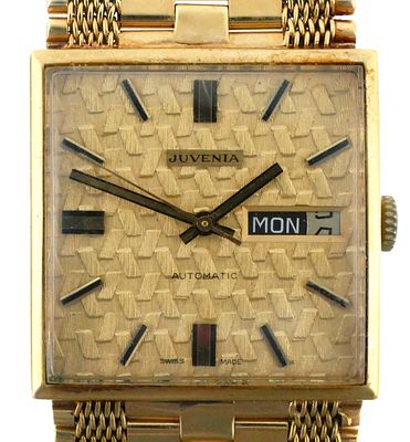 JUVENIA 18K Gold "Macho" Watch. Vintage Juvenia automatic date wristwatch. 18 karat yellow gold