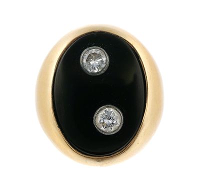 14K Gold Diamond & Onyx Ring. Vintage 14K yellow gold ring featuring two round-cut diamonds 