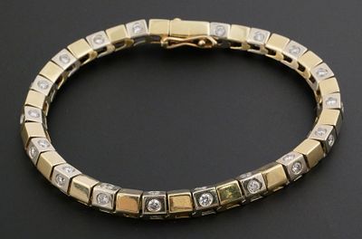 14k Gold & Diamonds Tennis Bracelet. Contemporary bracelet, white and yellow gold peaked links 