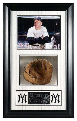 Signed MICKEY MANTLE Baseball Glove with COA. Signed New York Yankees Mickey Mantle baseball 