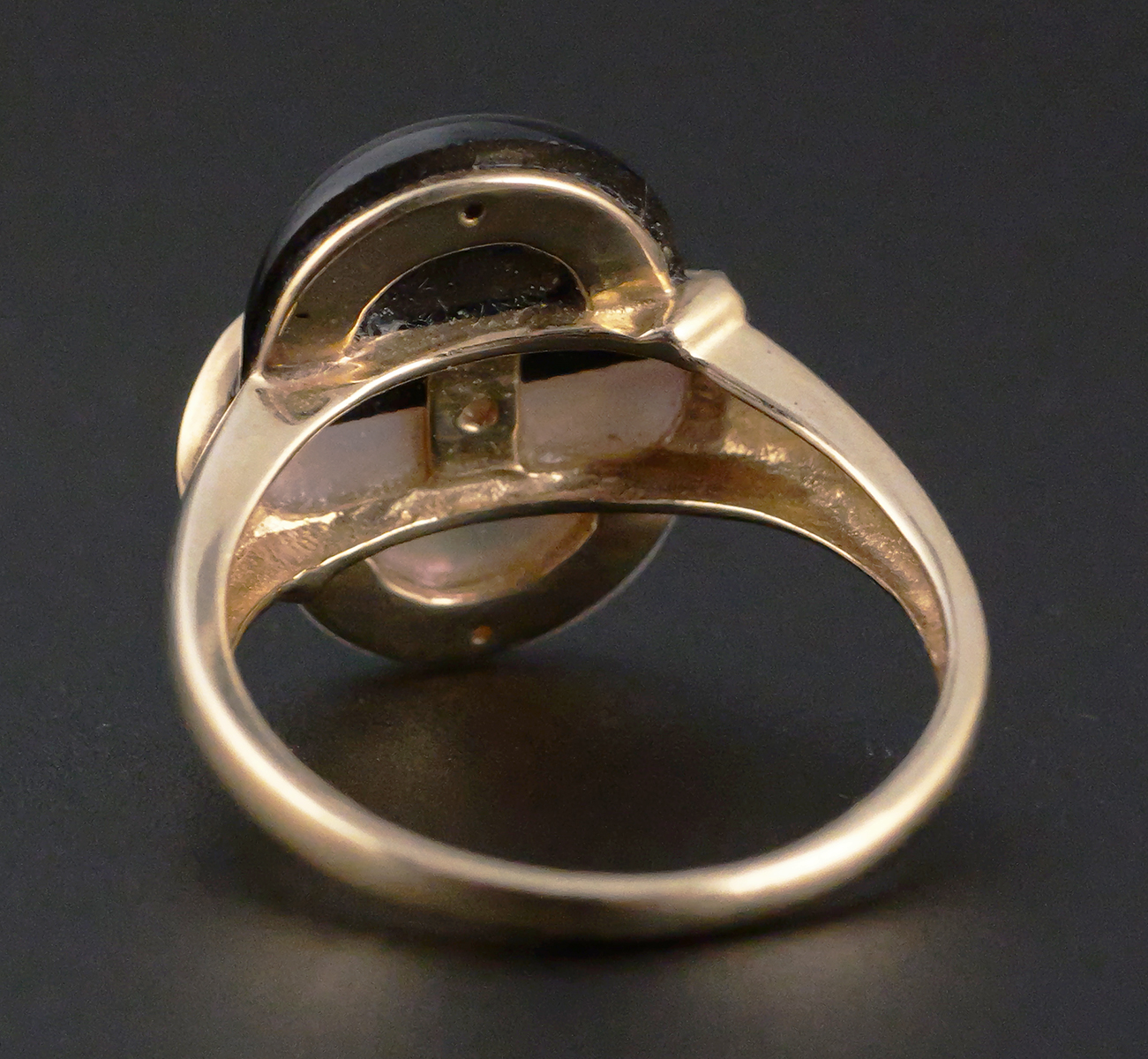 10K Gold Black & MOP Cabochon Ring