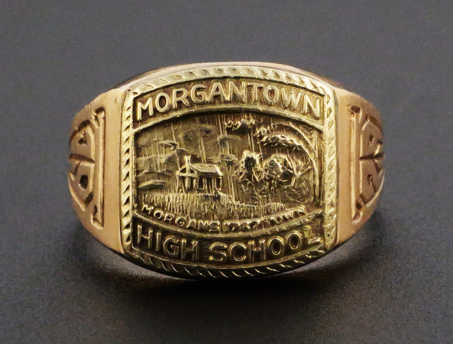 10k Gold 1929 Morgantown WV Class Ring