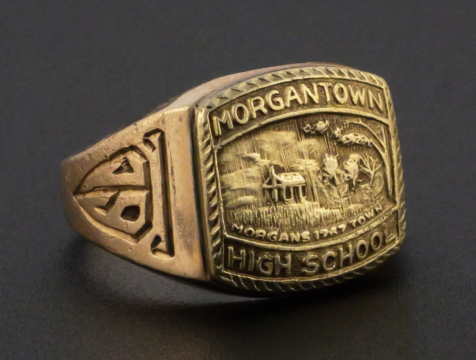 10k Gold 1929 Morgantown WV Class Ring