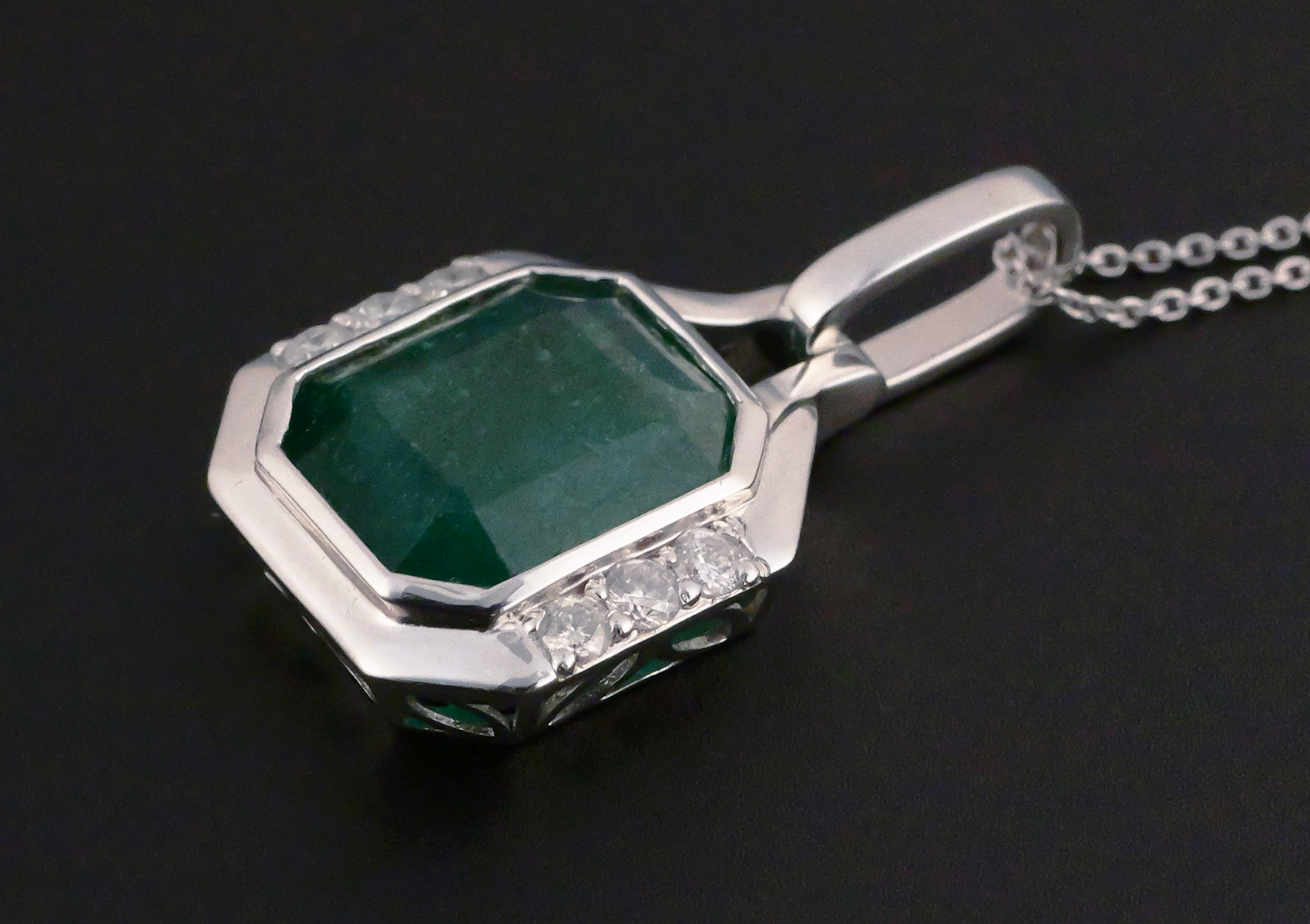 5.77 ct Emerald Diamond Platinum Pendant
