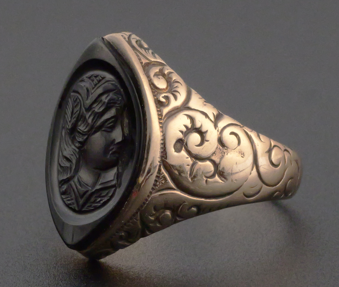 Antique 9K Gold Classical Intaglio Ring