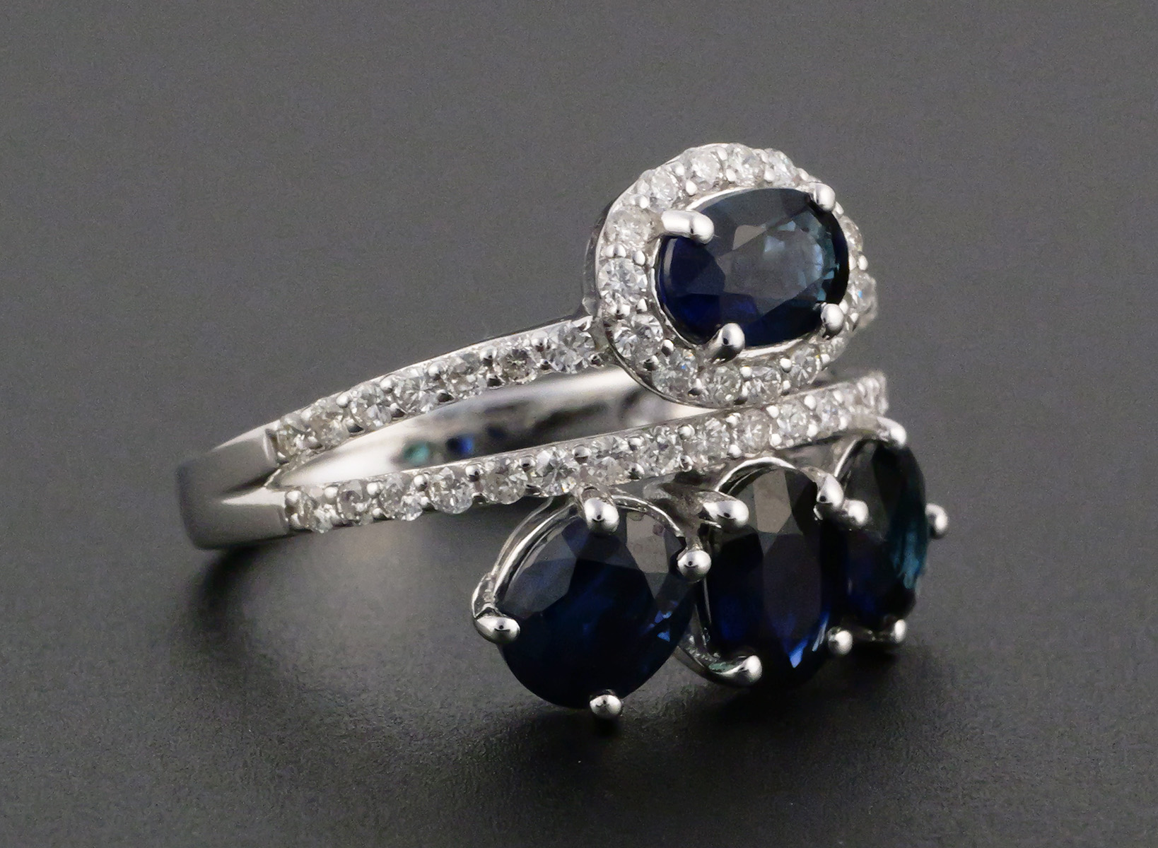 14K White Gold Sapphire Diamond Ring 3.67 CTW
