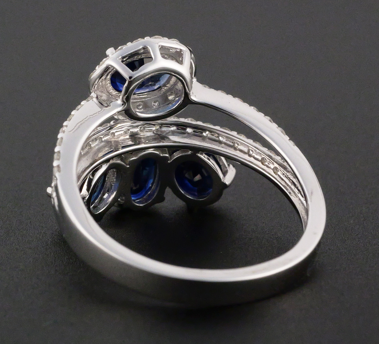14K White Gold Sapphire Diamond Ring 3.67 CTW