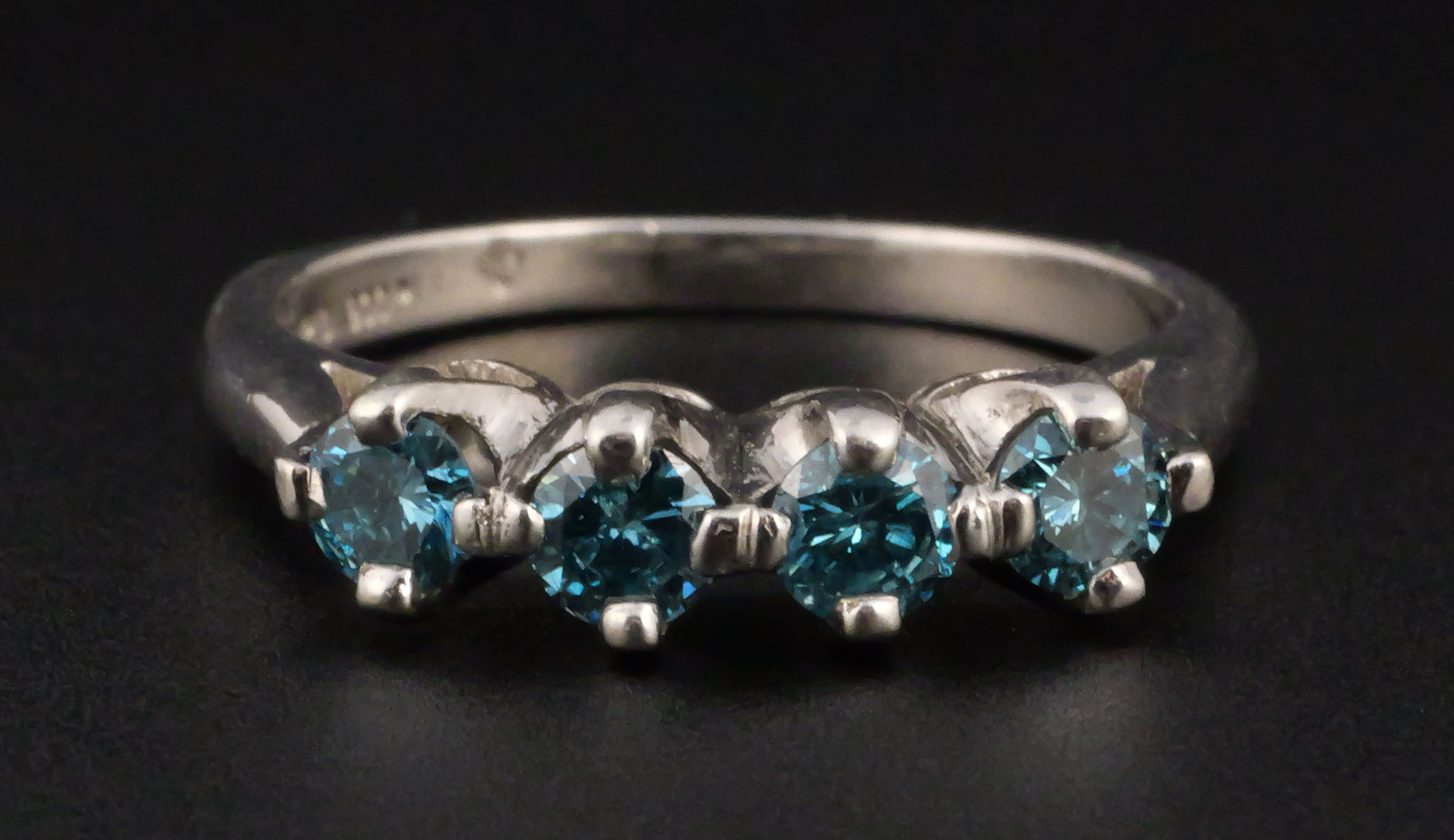 Platinum & Blue Diamond Ring, 5.1g