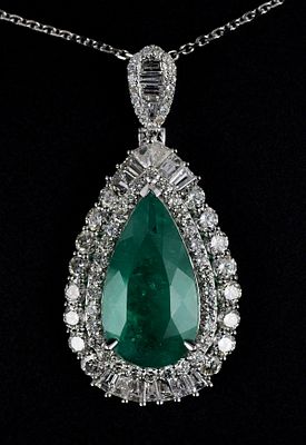 8.20ct Emerald 3.14ct Diamond Platinum Pendant. Platinum pendant with chain featuring an 8.20ct 