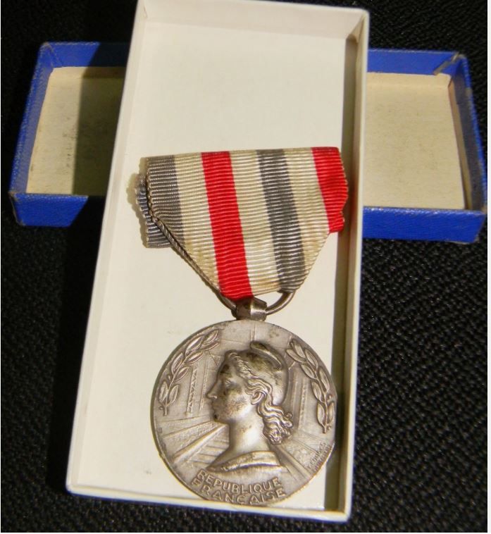 FRANCE SILVER MEDAL M&eacute;daille 3e mod&egrave;le D'HONNEUR 32mm 16.04G 32MM