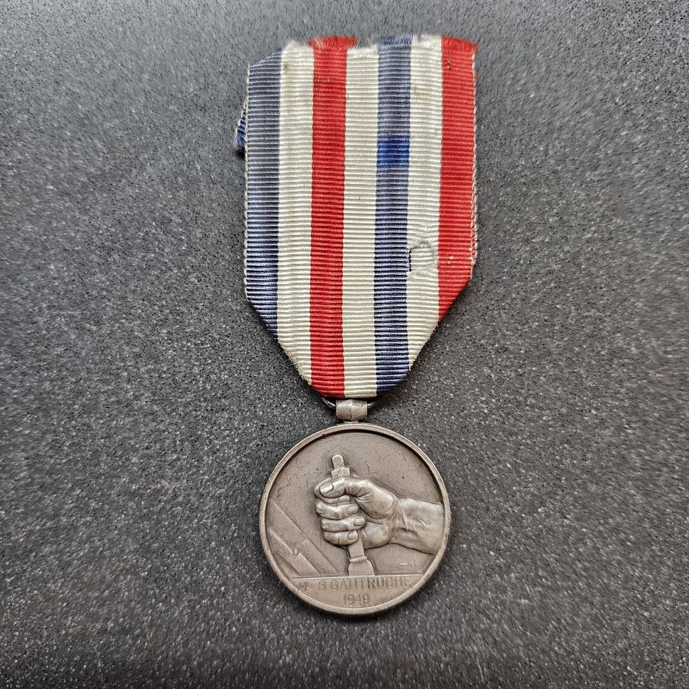 1942 FRANCE Honor of Railroads CHEMINOTS Old French Ribbon SILVER MEDAL