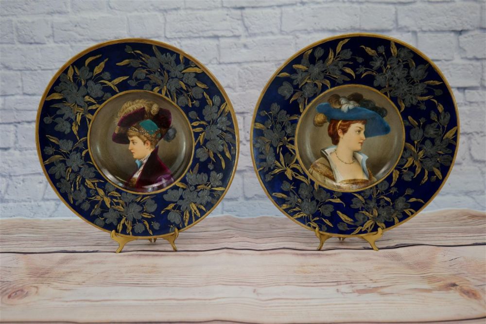 Lot 187: Pair of English Hand-Painted Portrait Plates