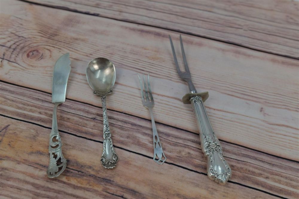 Lot 218: Group of 4 Sterling Silver Pieces