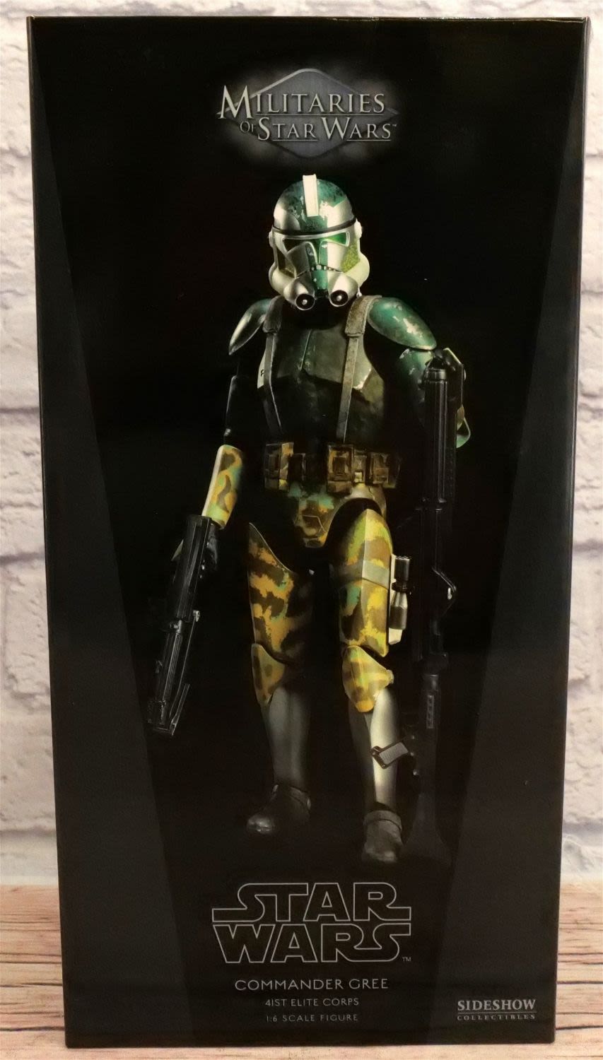 Lot 156: Sideshow Militaries of Star Wars Commander Gree