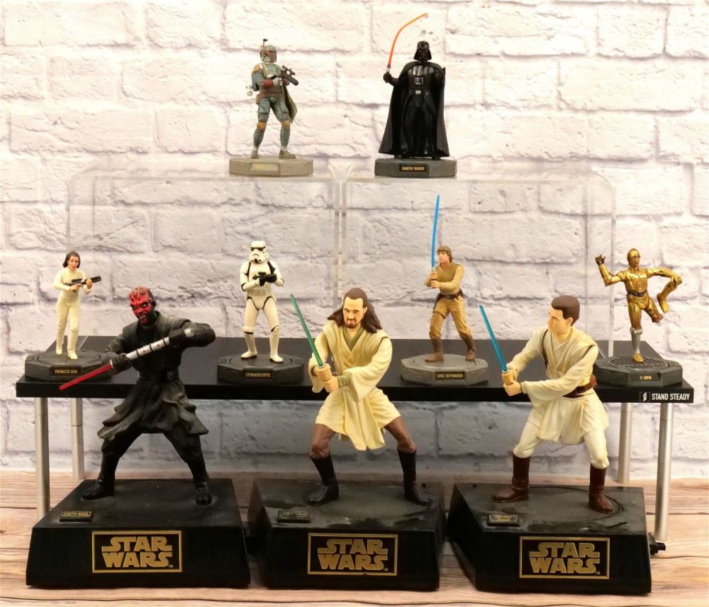 Lot 233: Lot of Loose Star Wars Figures and Banks