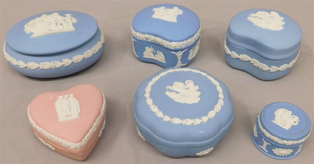 Lot 256: Group Lot of Wedgwood Jasperware Dresser Boxes