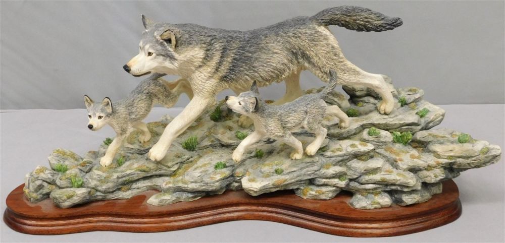 Lot 261: Border Fine Arts Wolf Statue/Figurine