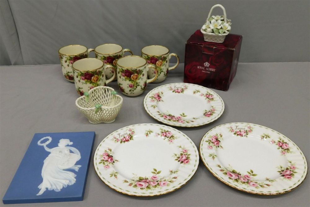 Lot 262: Group Lot of Fine China