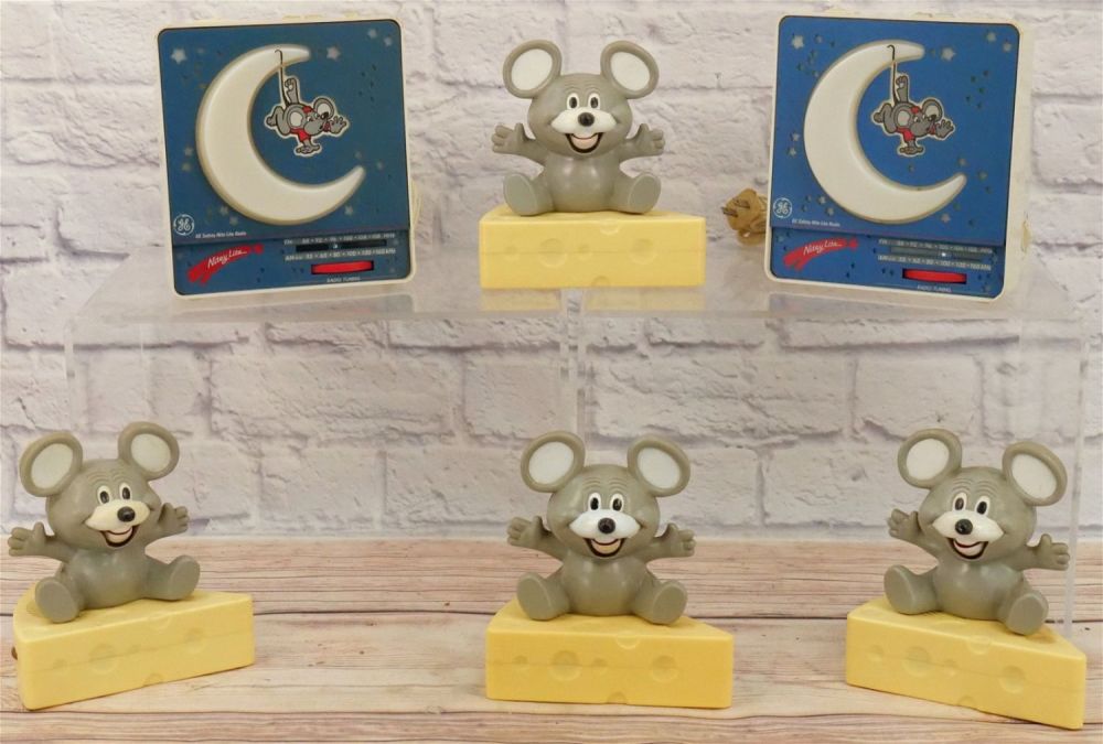 Lot 166: Lot of 6 Mice Novelty Radios