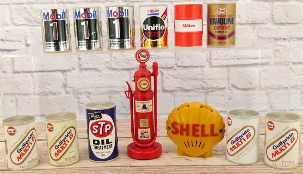 Lot 176: Lot of 13 Gas Advertising Novelty Radios