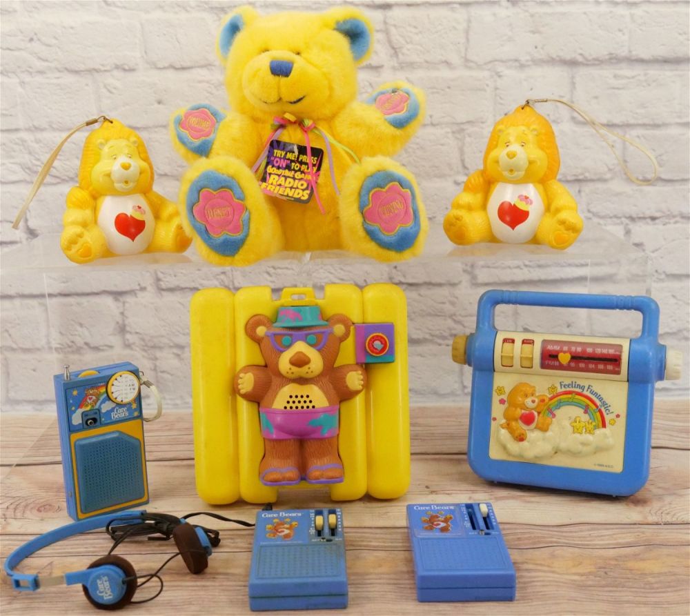 Lot 177: Lot of 8 Bear Related Novelty Radios